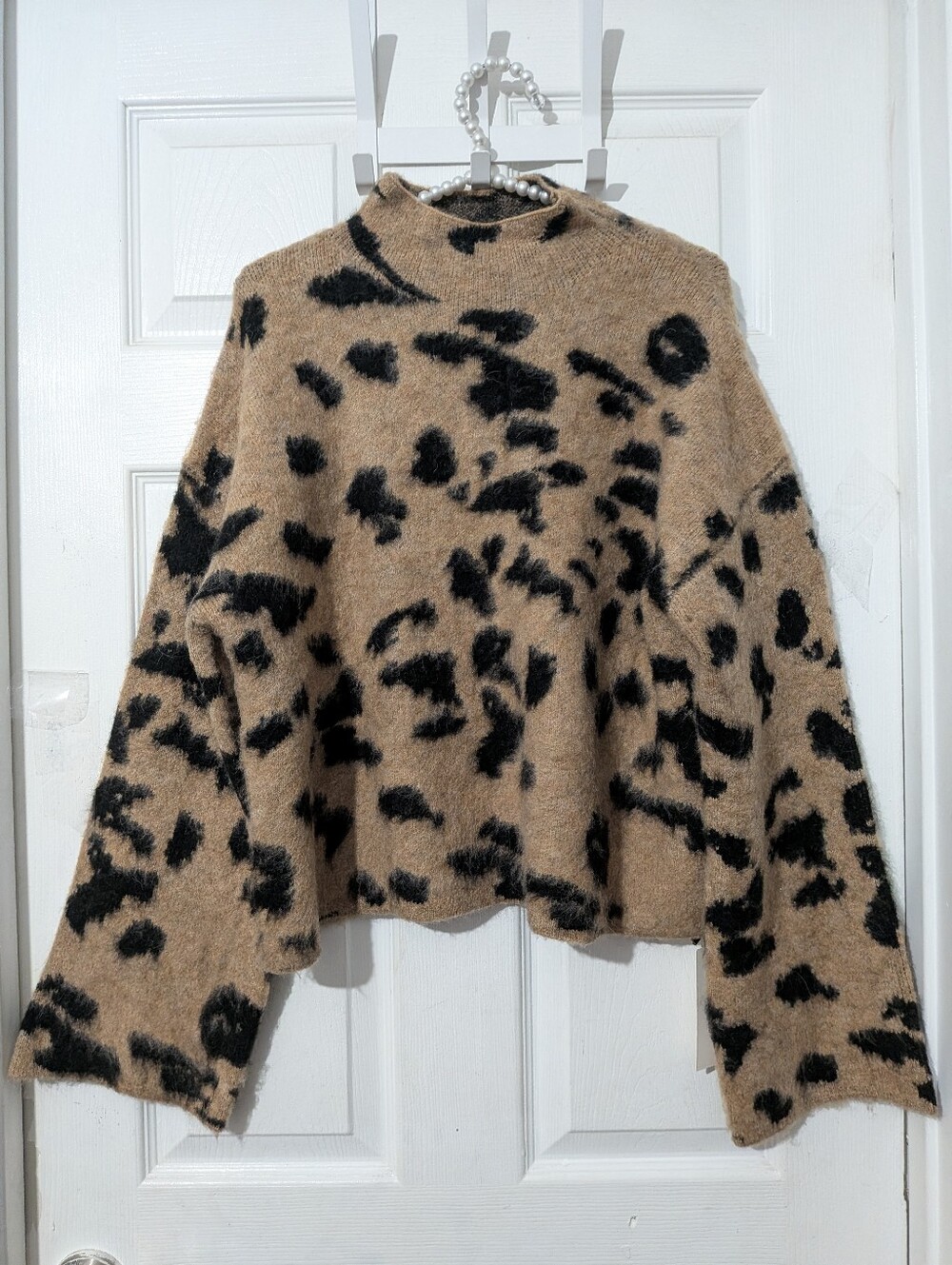 Commense Wool-Blend Leopard Fuzzy Sweater - Picture 7 of 16